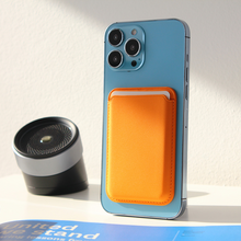 Zastitna futrola Leather Magsafe Pocket - iPhone 12 narandzasta.