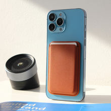 Zastitna futrola Leather Magsafe Pocket - iPhone 13 braon.