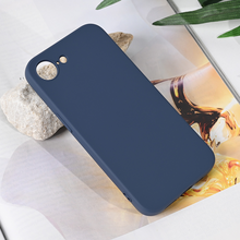 Zastitna futrola Teracell Soft Velvet - iPhone 16e 6.1 tamno plava.