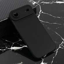 Teracell GIULIETTA silikonska futrola - iPhone 17 Air mat crna.