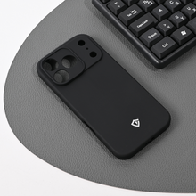 Teracell silikonska futrola skin (ultra tanka) - iPhone 17 Pro mat crna.