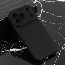 Teracell GIULIETTA silikonska futrola - iPhone 17 Pro mat crna.