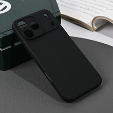 Zastitna silikonska futrola Skin - iPhone 17 Pro Max 6.9 mat crna.