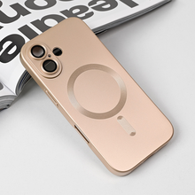 Zastitna futrola Magsafe Chrome - iPhone 17 6.3 zlatna.