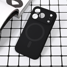 Zastitna futrola Magsafe Pure color - iPhone 17 Pro crna.