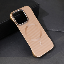 Zastitna futrola Magsafe Carbon - iPhone 16 Pro braon.