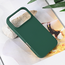 Zastitna futrola Teracell Soft Velvet - iPhone 17 Pro/18 Pro 6.3 tamno zelena.