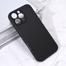 Zastitna futrola Carbon fiber - iPhone 16 Pro Max 6.9 crna.
