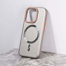 Zastitna futrola Magsafe Stripe - iPhone 15 Pro 6.1 siva.