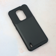 Zastitna futrola Defender Carbon - Motorola Moto E7 2020 crna.