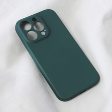 Zastitna futrola Teracell Soft Velvet - iPhone 14 Pro tamno zelena.