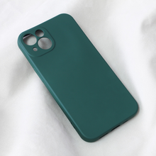 Zastitna futrola Teracell Soft Velvet - iPhone 13 tamno zelena.