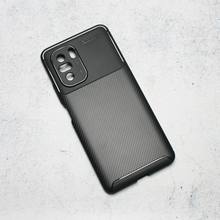 Zastitna futrola Defender Carbon - Xiaomi Poco F3/Mi 11i crna.