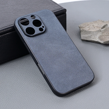 Zastitna futrola OLGE - iPhone 16 Pro tamno plava.