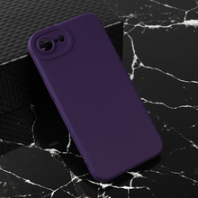 Teracell GIULIETTA silikonska futrola - iPhone 16e 6.1 mat tamno ljubicasta.