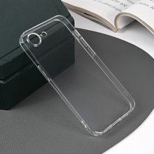 Zastitna silikonska futrola Skin - iPhone 16e Transparent.