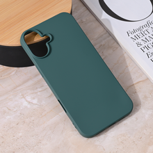 Teracell GIULIETTA silikonska futrola - iPhone 16 Plus 6.7 mat tamno zelena.