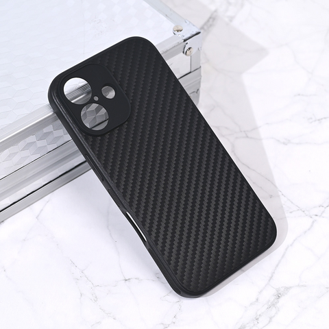 Zastitna futrola Carbon fiber - iPhone 16 6.1 crna.