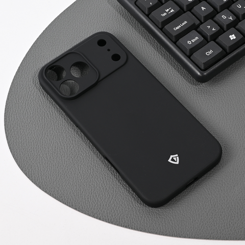 Teracell silikonska futrola skin (ultra tanka) - iPhone 17 Pro Max 6.9 mat crna.