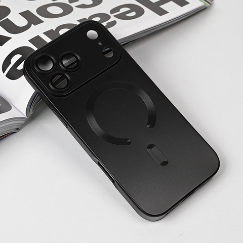 Zastitna futrola Magsafe Chrome - iPhone 17 Pro Max 6.9 crna.