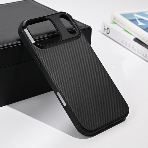 Zastitna futrola Defender Carbon - iPhone 17 Pro Max 6.9 crna.