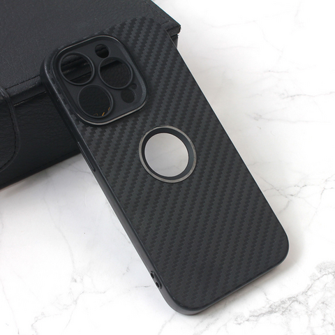 Zastitna futrola Carbon Stripe - iPhone 14 Pro crna.