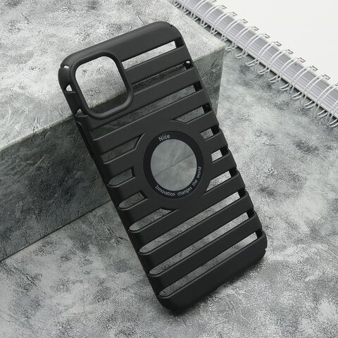 Zastitna futrola LINES LOGO CUT - iPhone 11 (6.1) crna (MS).
