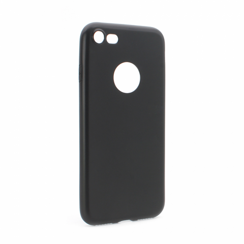 Zastitna silikonska futrola Skin - iPhone 7 mat crna (sa otvorom za logo).